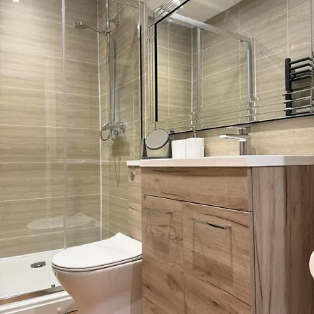 Апартаменты The Queens Nest, 1 - Bed, Sleeps 2