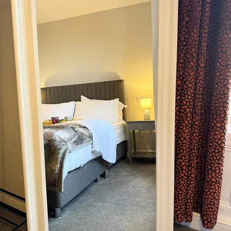 The Queens Nest, 1 - Bed, Sleeps 2 Апартаменты *