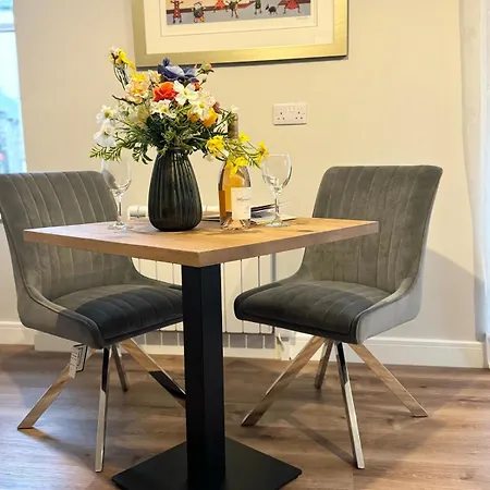 The Queens Nest, 1 - Bed, Sleeps 2 Apartment Windermere