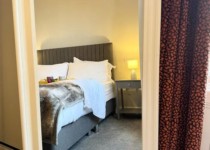 The Queens Nest, 1 - Bed, Sleeps 2 شقة *